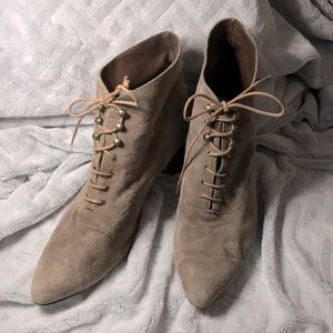 Vintage Sbicca suede lace up booties with leather sole. Gorgeous! Rare!